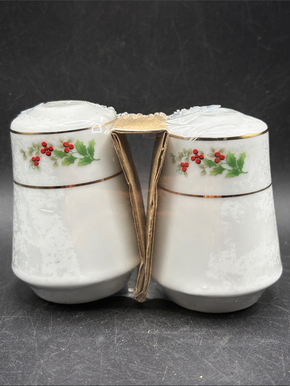 Vintage Holly Berry Ceramic Salt & Pepper Shakers New in Packaging Holiday Decor
